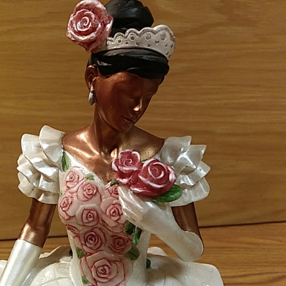 Quinceanera 2004 enesco group figurine 11.5in tall - Picture 3 of 8
